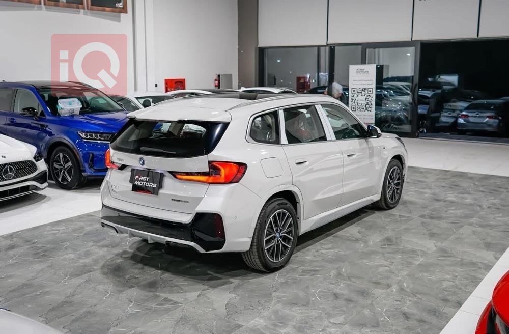 بي ام دبليو iX1